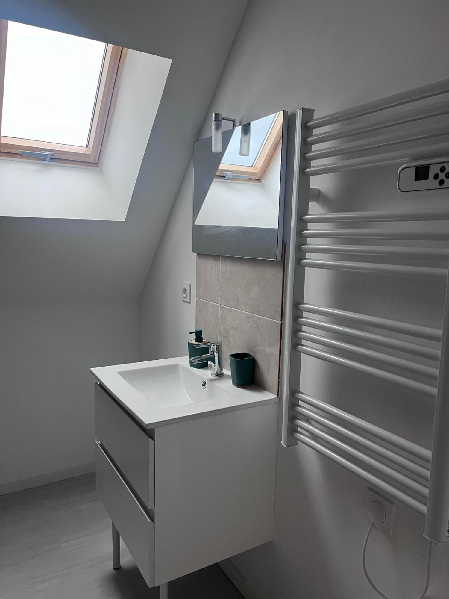 L'Evasion Urbaine - Parking Gratuit - Entree Autonome - Wifi Apartment Chatellerault Exterior photo